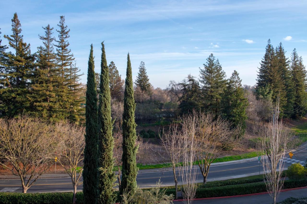 The Westin Sacramento Riverfront Hotel & Spa Exterior photo