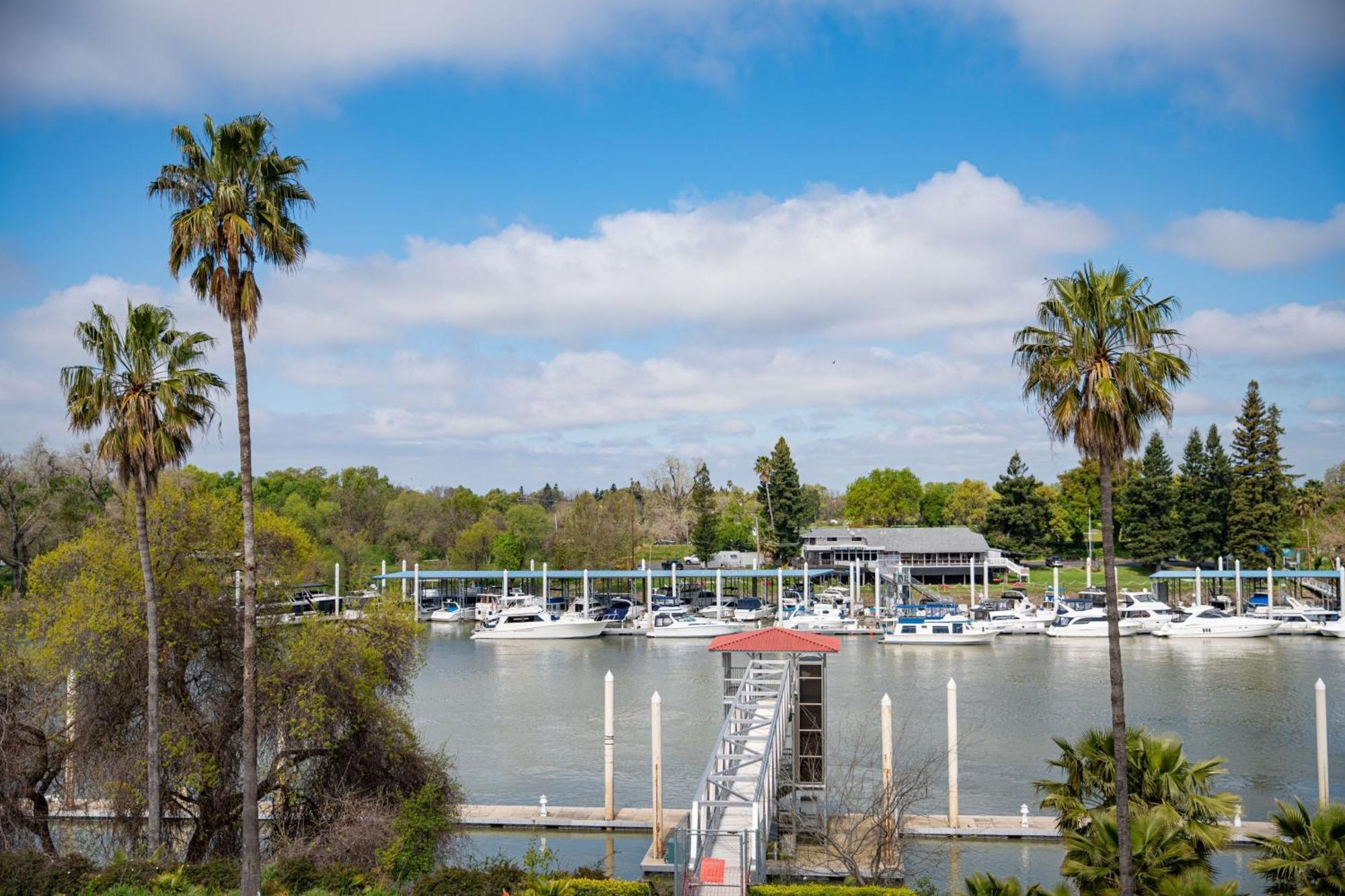 The Westin Sacramento Riverfront Hotel & Spa Exterior photo