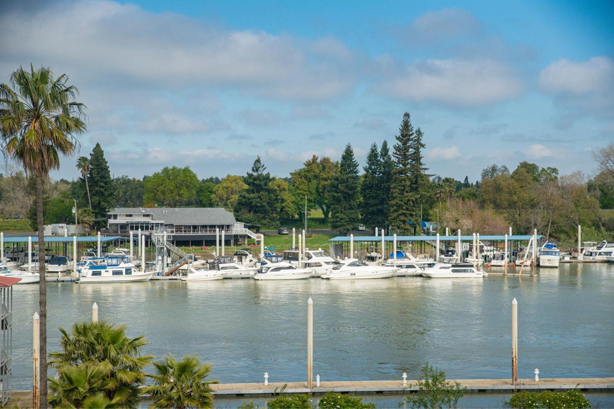 The Westin Sacramento Riverfront Hotel & Spa Exterior photo